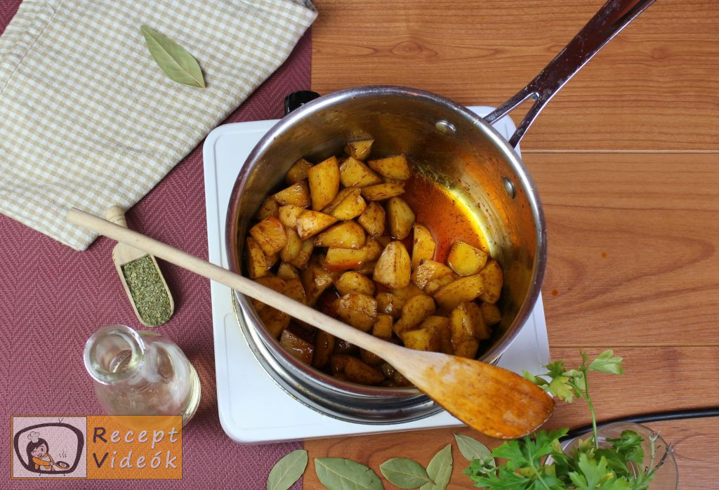 Krumplifőzelék recept, krumplifőzelék elkészítése 1. lépés