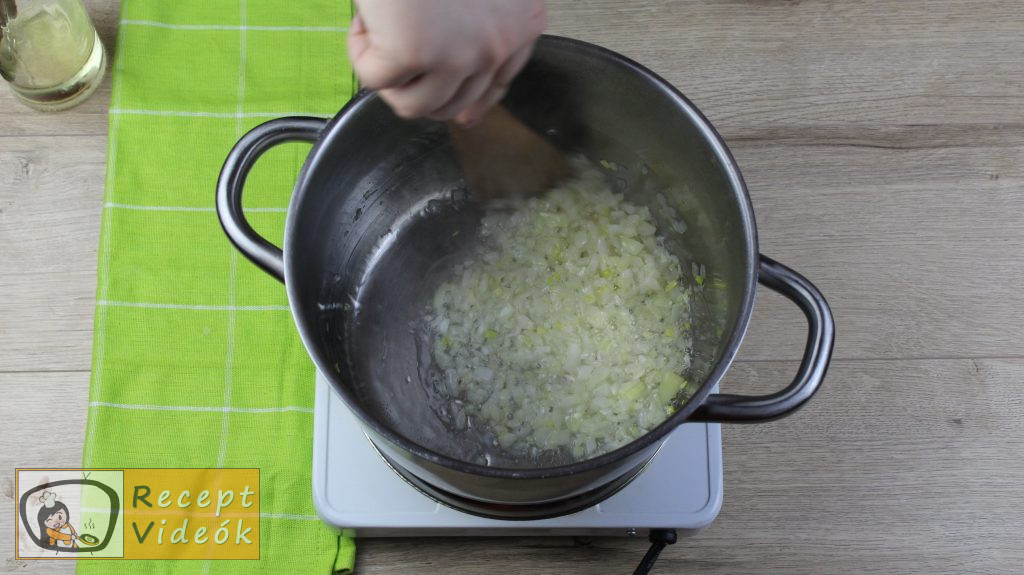 Tökfőzelék recept, tökfőzelék elkészítése 1. lépés