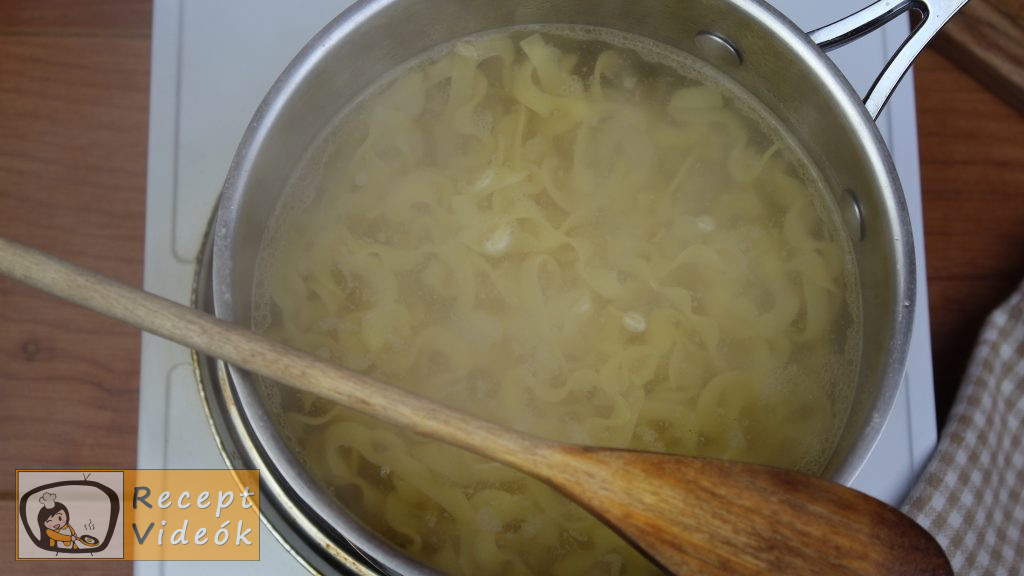 Grízes tészta recept, grízes tészta elkészítése 1. lépés