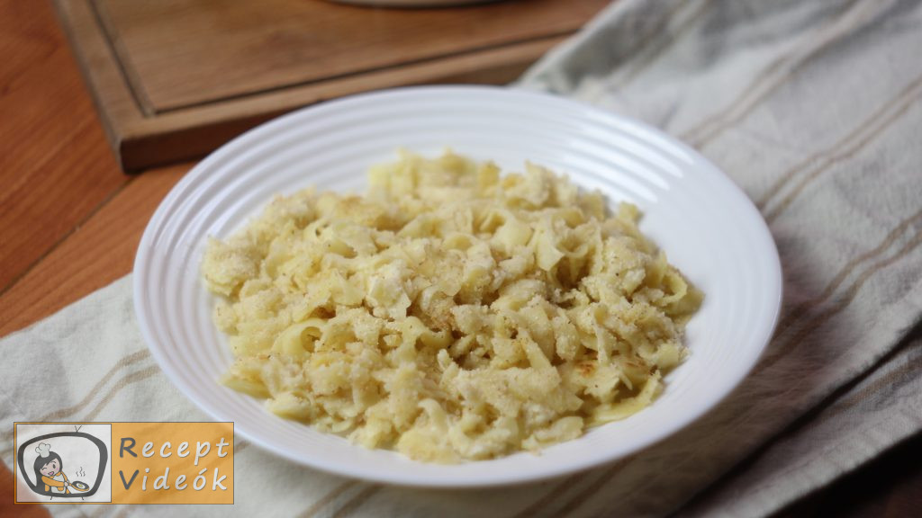 Grízes tészta recept, grízes tészta elkészítése 4. lépés