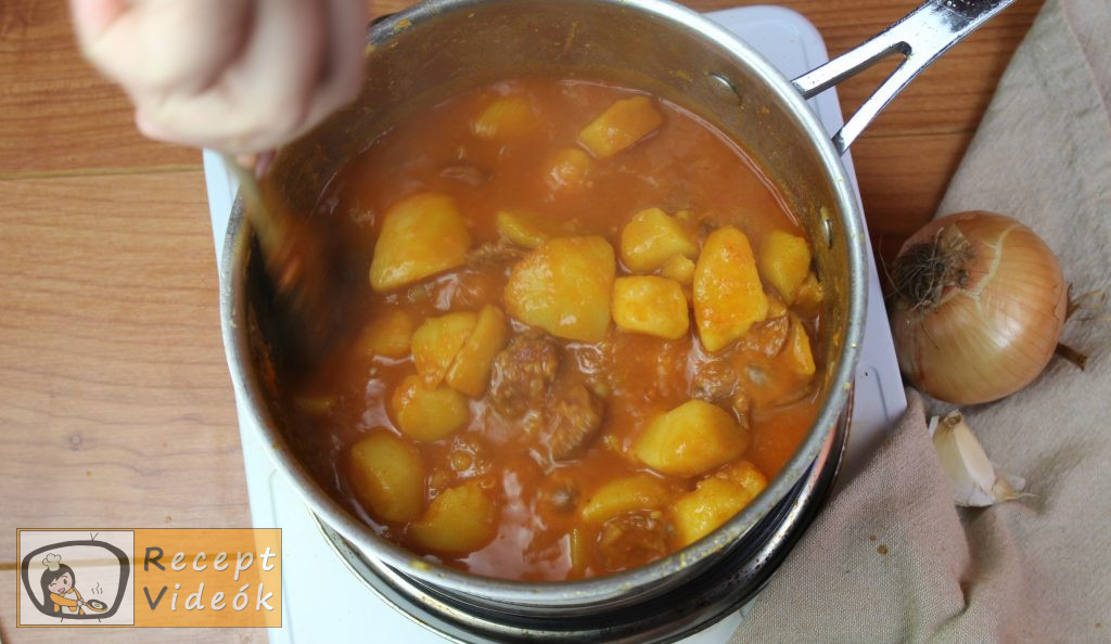 Paprikás krumpli recept, paprikás krumpli elkészítése 6. lépés