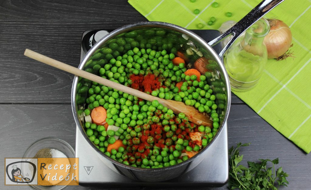 Zöldborsóleves csipetkével recept elkészítése 3. lépés