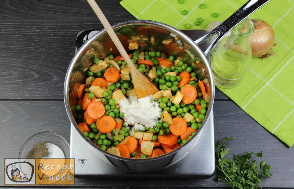 Zöldborsóleves csipetkével recept elkészítése 4. lépés