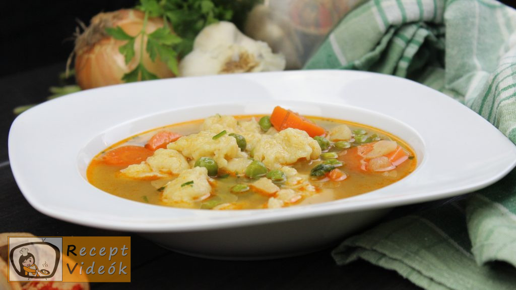 Zöldborsóleves csipetkével recept elkészítése - Recept Videók