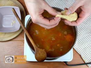Gulyásleves recept, gulyásleves elkészítése 8. lépés