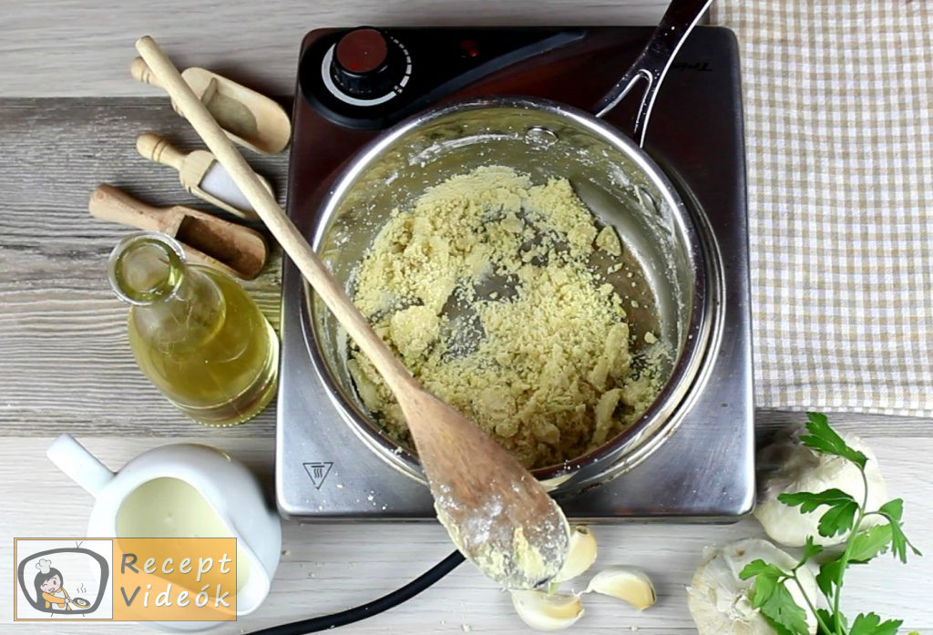 Fokhagymakrémleves recept, fokhagymakrémleves elkészítése 2. lépés