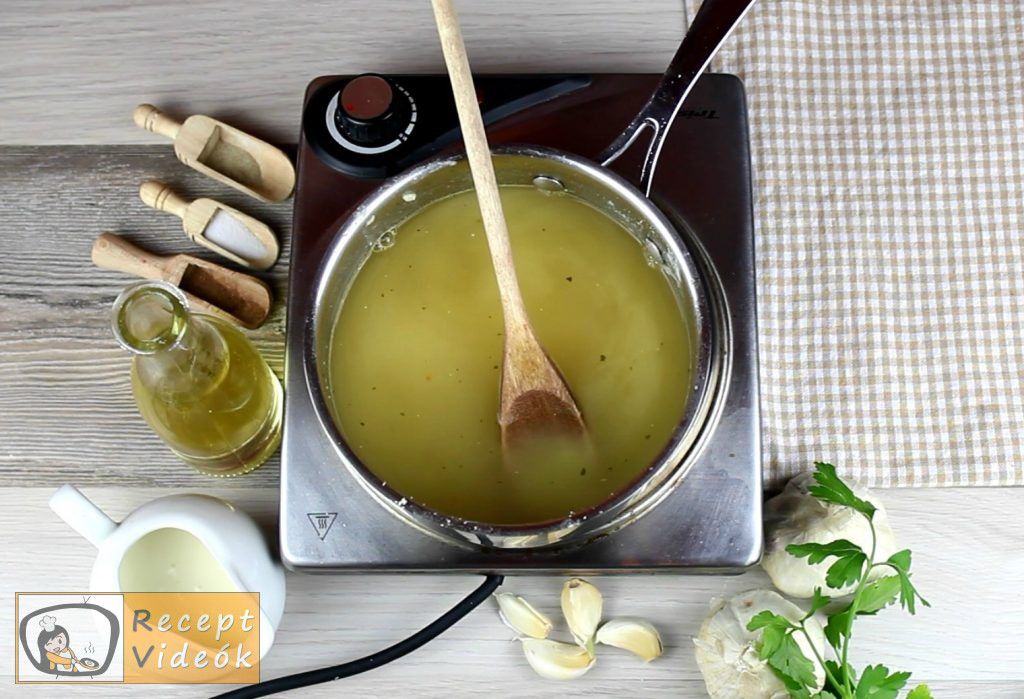 Fokhagymakrémleves recept, fokhagymakrémleves elkészítése 3. lépés