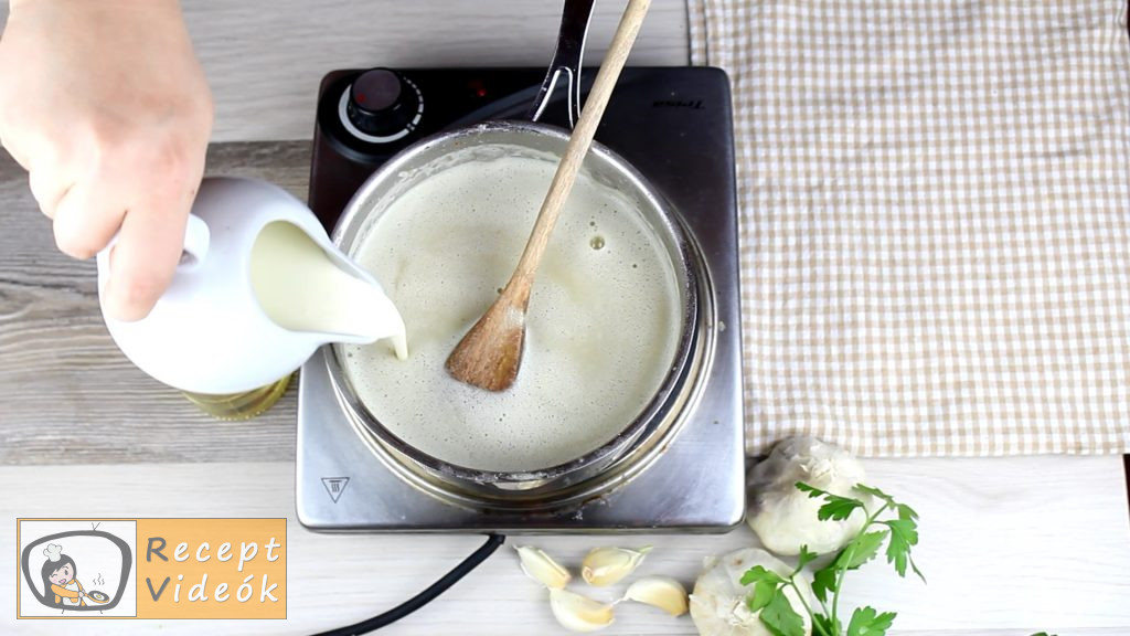 Fokhagymakrémleves recept, fokhagymakrémleves elkészítése 4. lépés