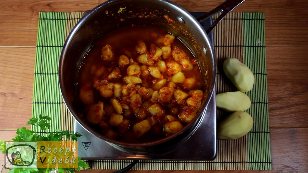 Krumplis tészta recept, krumplis tészta elkészítése 2. lépés
