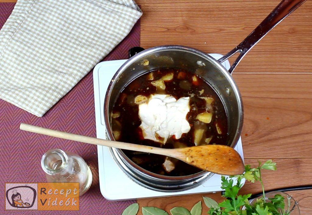 Krumplifőzelék recept, krumplifőzelék elkészítése 4. lépés