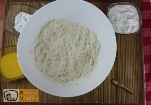 Csörögefánk (forgácsfánk) recept, csörögefánk (forgácsfánk) elkészítése 1. lépés