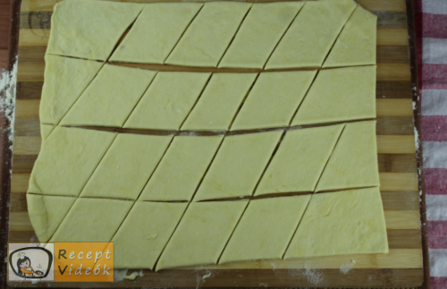 Csörögefánk (forgácsfánk) recept, csörögefánk (forgácsfánk) elkészítése 5. lépés