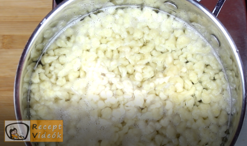 Tejfölös csirkepaprikás recept, tejfölös csirkepaprikás elkészítése 11. lépés