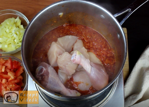 Tejfölös csirkepaprikás recept, tejfölös csirkepaprikás elkészítése 3. lépés