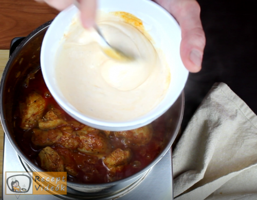 Tejfölös csirkepaprikás recept, tejfölös csirkepaprikás elkészítése 7. lépés