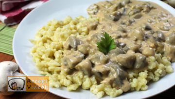 Tejfölös gombapörkölt recept, tejfölös gombapörkölt elkészítése - Recept Videók