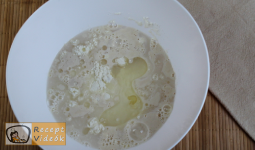 Pizza tészta recept készítése 2. lépés