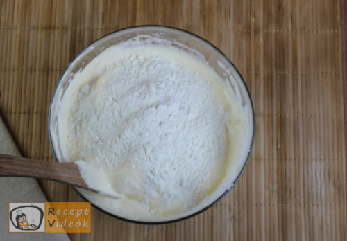 Lekváros piskótatekercs recept, lekváros piskótatekercs elkészítése 4. lépés