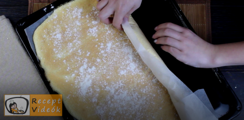 Lekváros piskótatekercs recept, lekváros piskótatekercs elkészítése 6. lépés