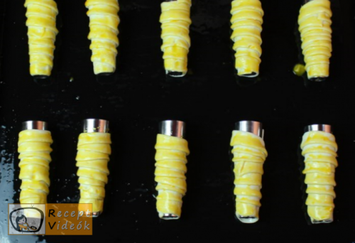 Sajtos roló recept, sajtos roló elkészítése 4. lépés