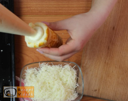 Sajtos roló recept, sajtos roló elkészítése 12. lépés