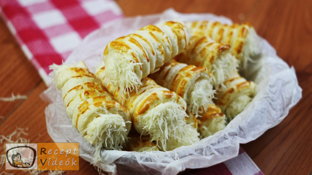 Sajtos roló recept, sajtos roló elkészítése - Recept Videók