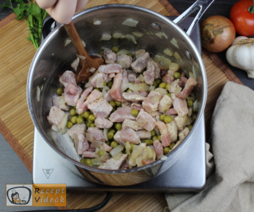 Zöldborsós tokány recept, zöldborsós tokány elkészítése 3. lépés