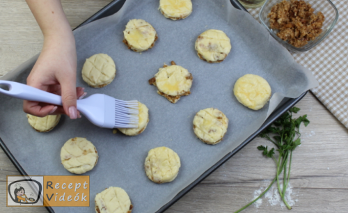 Tepertős pogácsa recept, tepertős pogácsa elkészítése 10. lépés