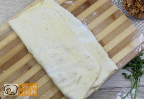 Tepertős pogácsa recept, tepertős pogácsa elkészítése 7. lépés