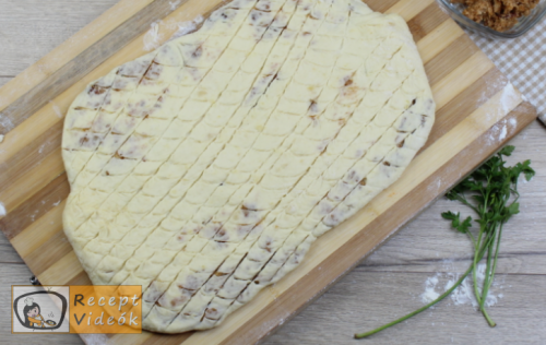 Tepertős pogácsa recept, tepertős pogácsa elkészítése 9. lépés