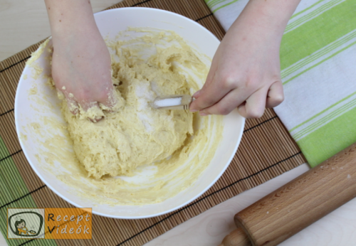 Vajas pogácsa recept, vajas pogácsa elkészítése 3. lépés