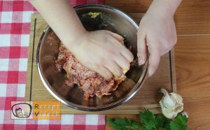 Paradicsomos húsgombóc recept, paradicsomos húsgombóc elkészítése 2. lépés