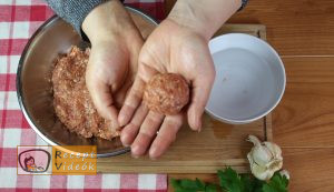 Paradicsomos húsgombóc recept, paradicsomos húsgombóc elkészítése 3. lépés