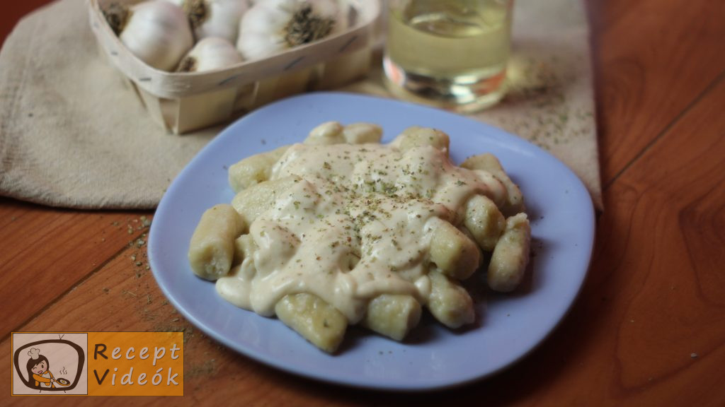 Fokhagymás gnocchi sajtmártással recept, fokhagymás gnocchi sajtmártással elkészítése - Recept Videók