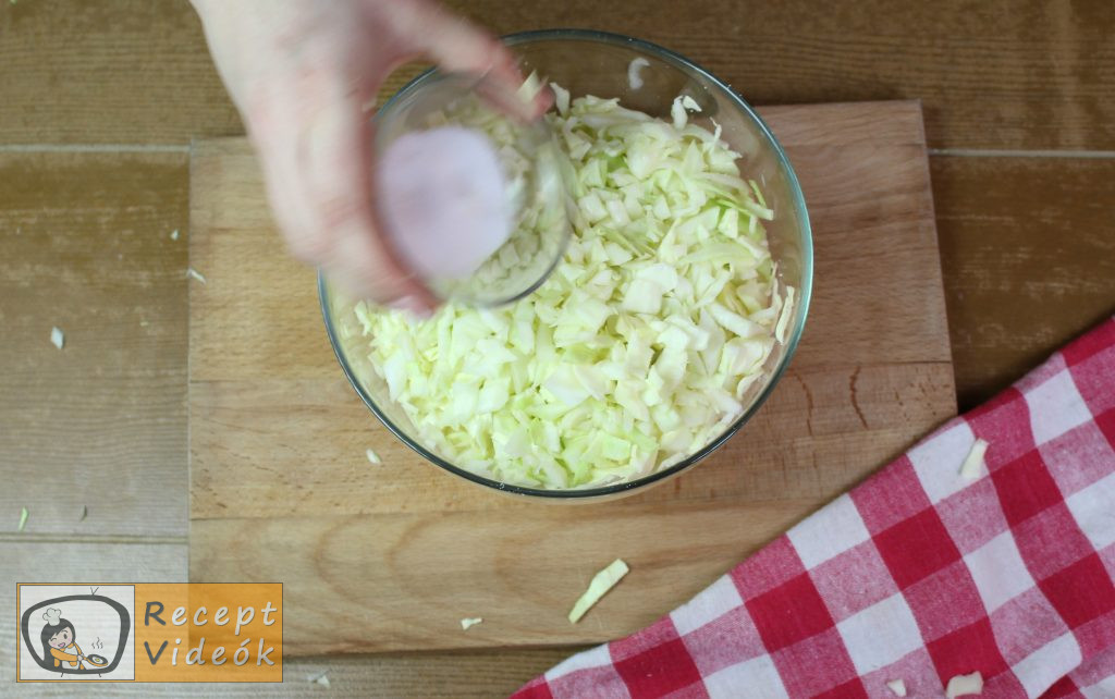 Egyszerű káposztás tészta recept, egyszerű káposztás tészta elkészítése 2. lépés