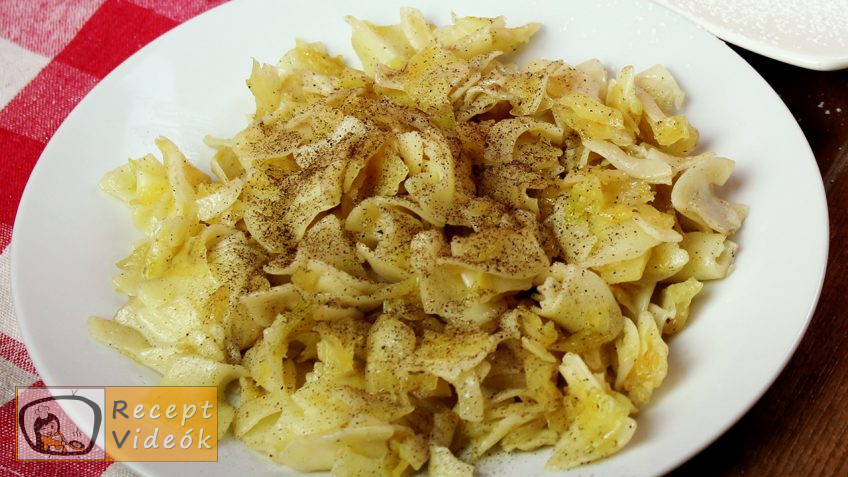 Egyszerű káposztás tészta