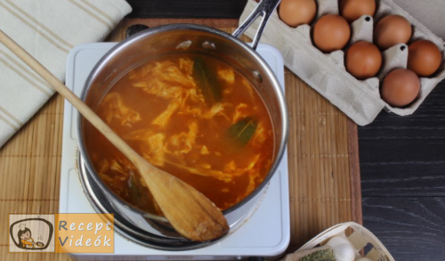 Egyszerű tojásleves recept, egyszerű tojásleves recept készítése 8. lépés