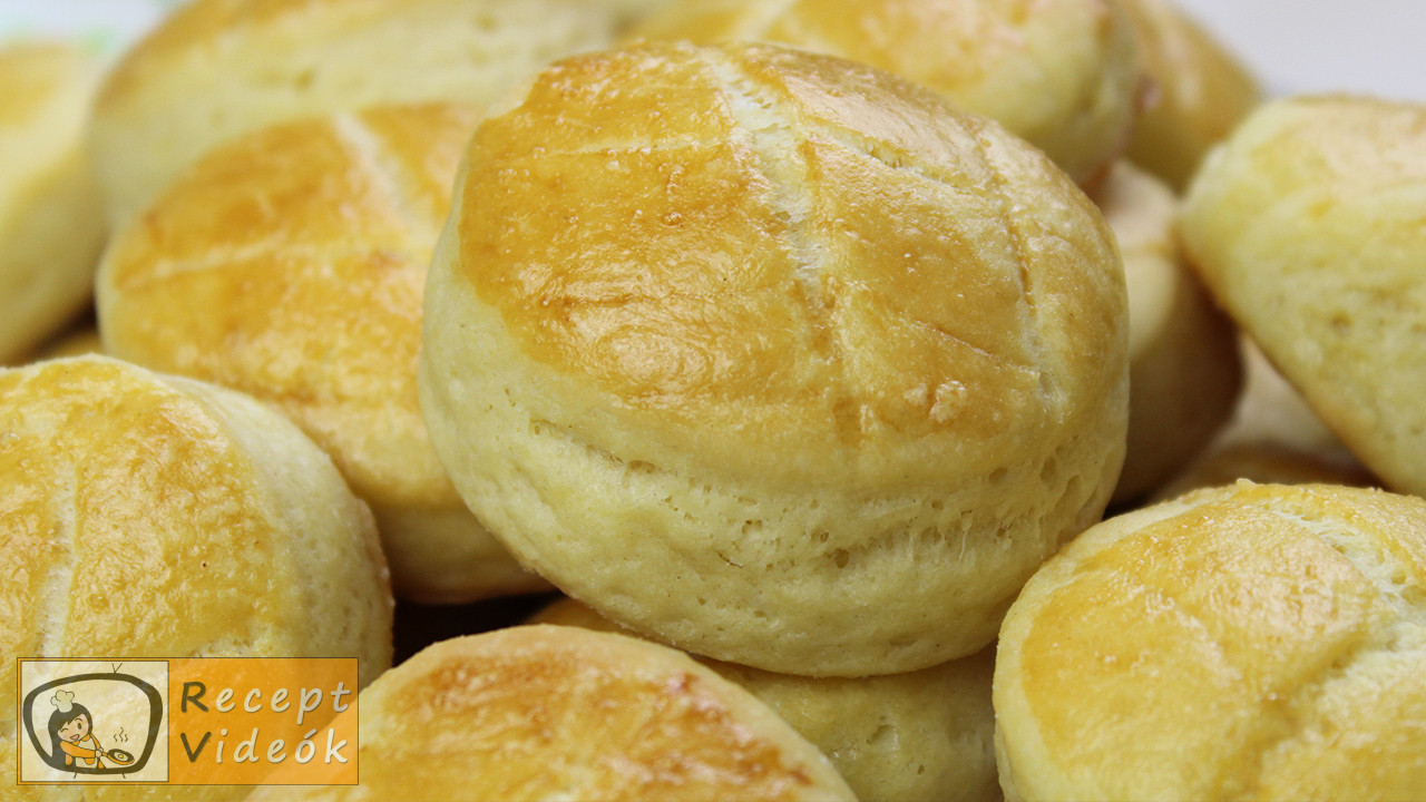 Vajas pogácsa recept, vajas pogácsa elkészítése - Recept Videók Vajas pogácsa recept, vajas pogácsa elkészítése - Recept Videók