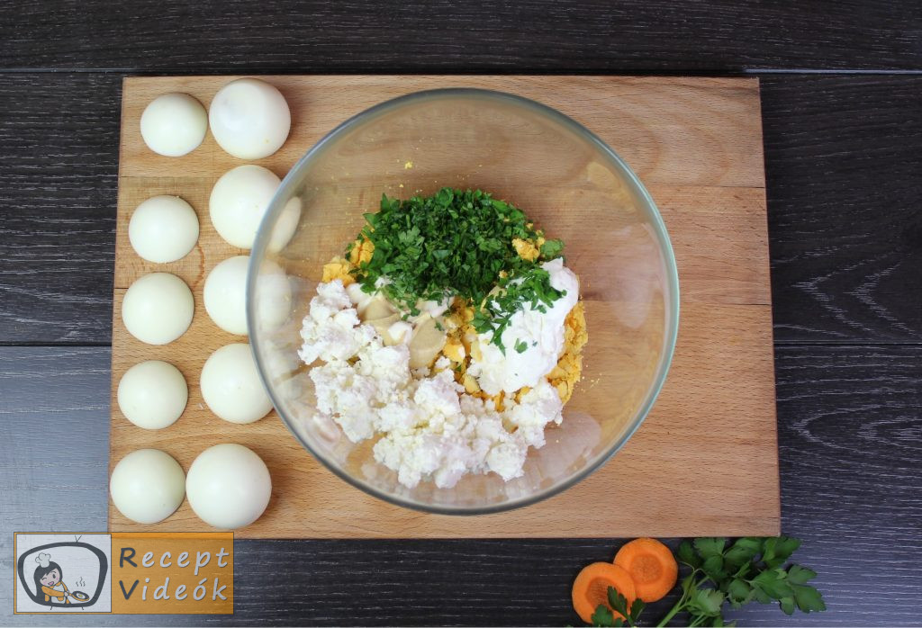 Húsvéti diy kreatív recept ötletek - kreatív tojásfalatok (csibe, kakas) 2. lépés