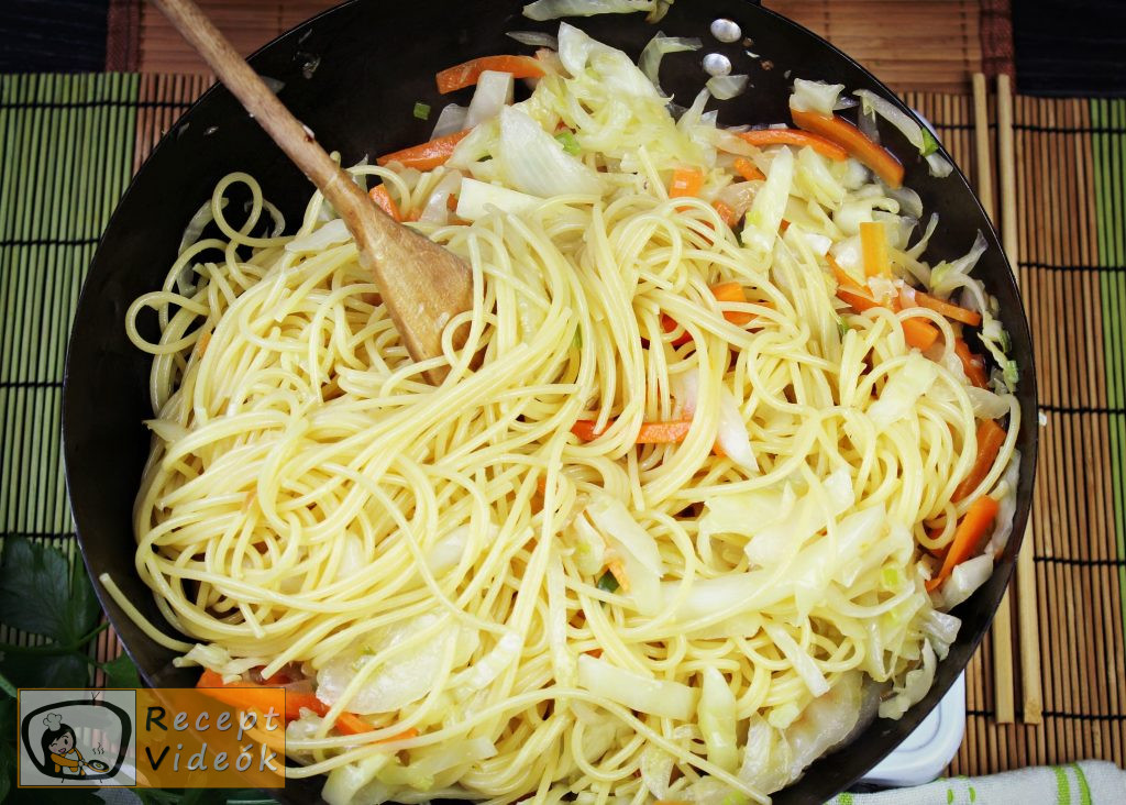 Kínai zöldséges tészta recept, kínai zöldséges tészta elkészítése 5. lépés