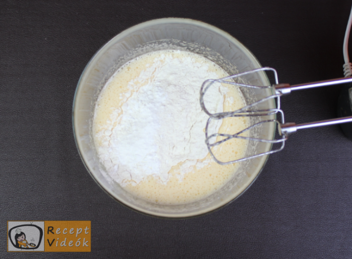 Epres-krémsajtos torta recept, epres-krémsajtos torta elkészítése 2. lépés