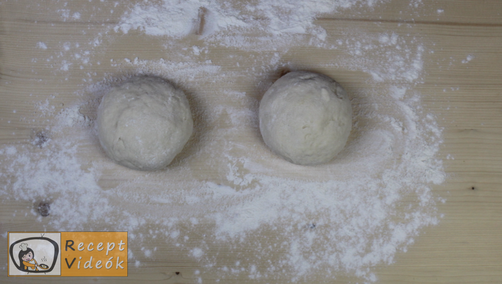 Házi kifli recept, házi kifli elkészítése 2. lépés