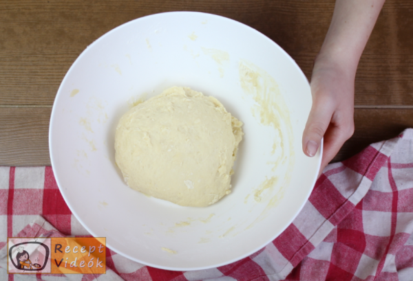 Lekváros bukta recept, lekváros bukta elkészítése 2. lépés