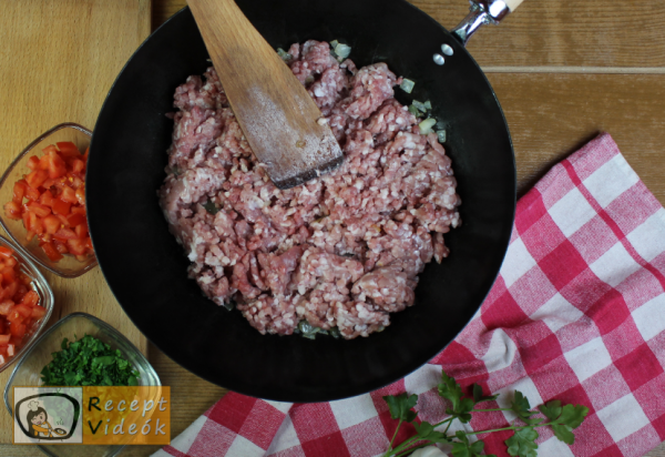 sajtbundás töltött krumplitekercs recept elkészítése 4. lépés