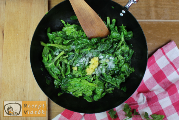 sajtbundás töltött krumplitekercs recept elkészítése 6. lépés