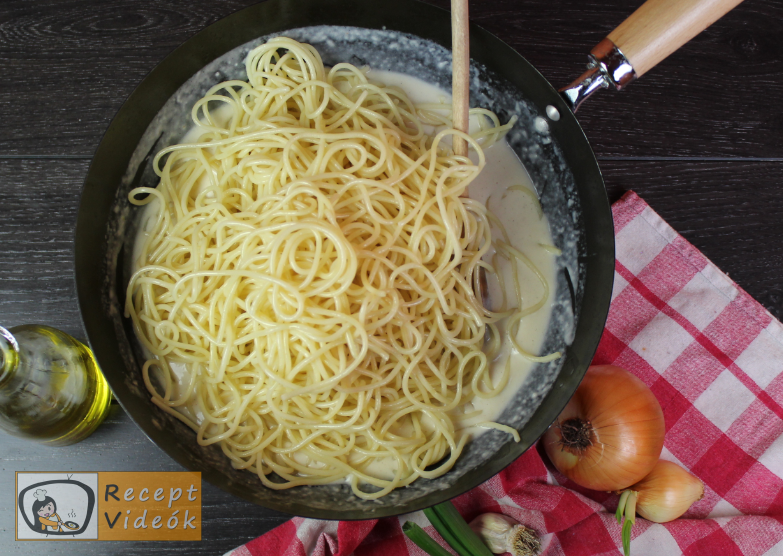 Baconös spagetti recept, baconös spagetti elkészítése 9. lépés