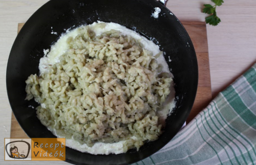 Juhtúrós sztrapacska recept, juhtúrós sztrapacska elkészítése 11. lépés