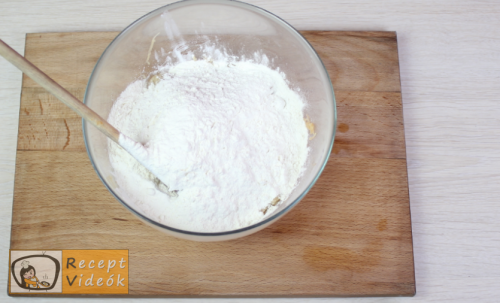 Juhtúrós sztrapacska recept, juhtúrós sztrapacska elkészítése 2. lépés