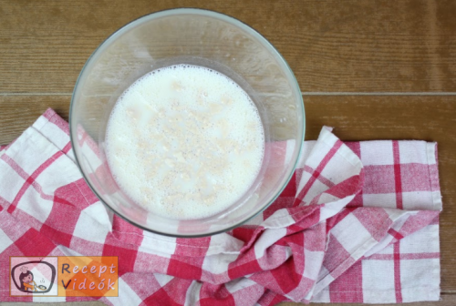 Kelt édes fészek túróval recept elkészítése 1. lépés