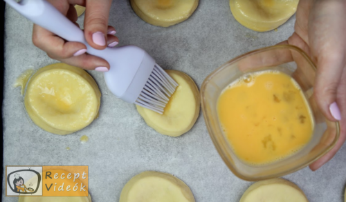 Kelt édes fészek túróval recept elkészítése 10. lépés